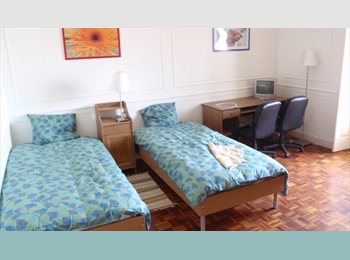 Roomgo PT - Double Room in Student flatshare Saldanha- Estefania Lisboa, Lisboa - 400 € Por mês