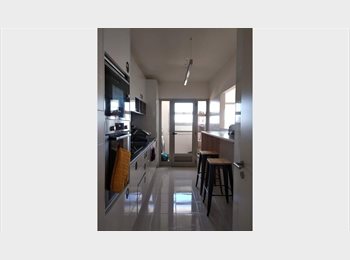 Roomgo PT - Av David Mourão Ferreira (Alta de Lisboa), Lisboa - 400 € Por mês