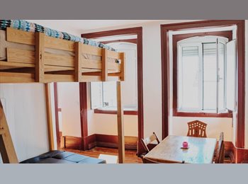 Roomgo PT - R. do Benformoso 108, Big room for rent, Lisboa - 350 € Por mês