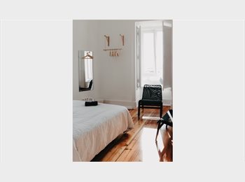 Roomgo PT - R. Pres. Arriaga 29, room D for rent, Lisboa - 350 € Por mês