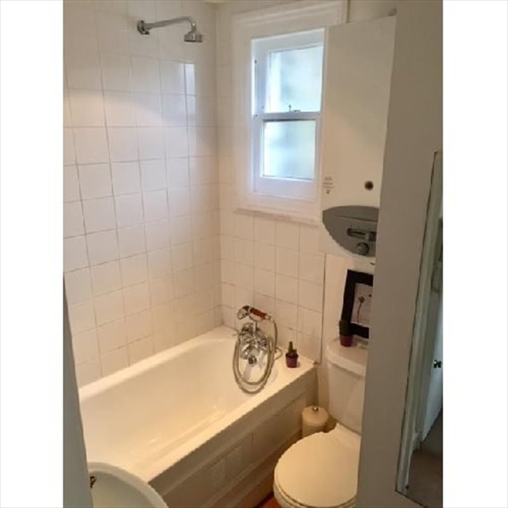 Room To Rent In North End Parade Hammersmith Self Contained Room To Rent In North End Parade Hammersmith Self Contained