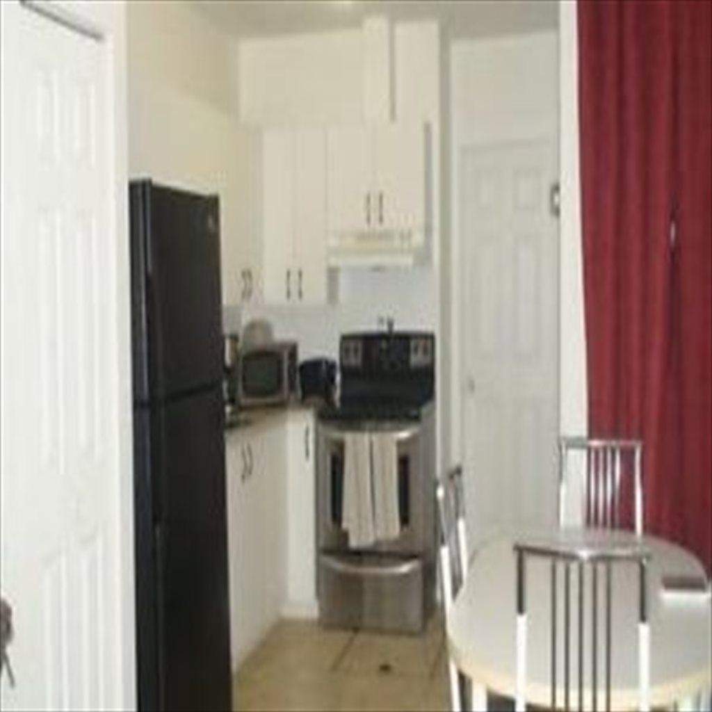 Equipement Salle De Bain Pour Personnes Agees ~ room for rent in avenue bourbonni re mercier hochelaga maisonneuve Equipement Salle De Bain Pour Personnes Agees ~ room for rent in avenue bourbonni re mercier hochelaga maisonneuve