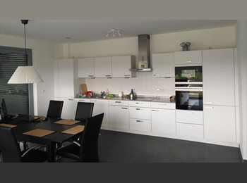 Appartager LU - 13 sq.m bedroom in a shared 2-bedroom apart, Capellen - 800 € / Mois