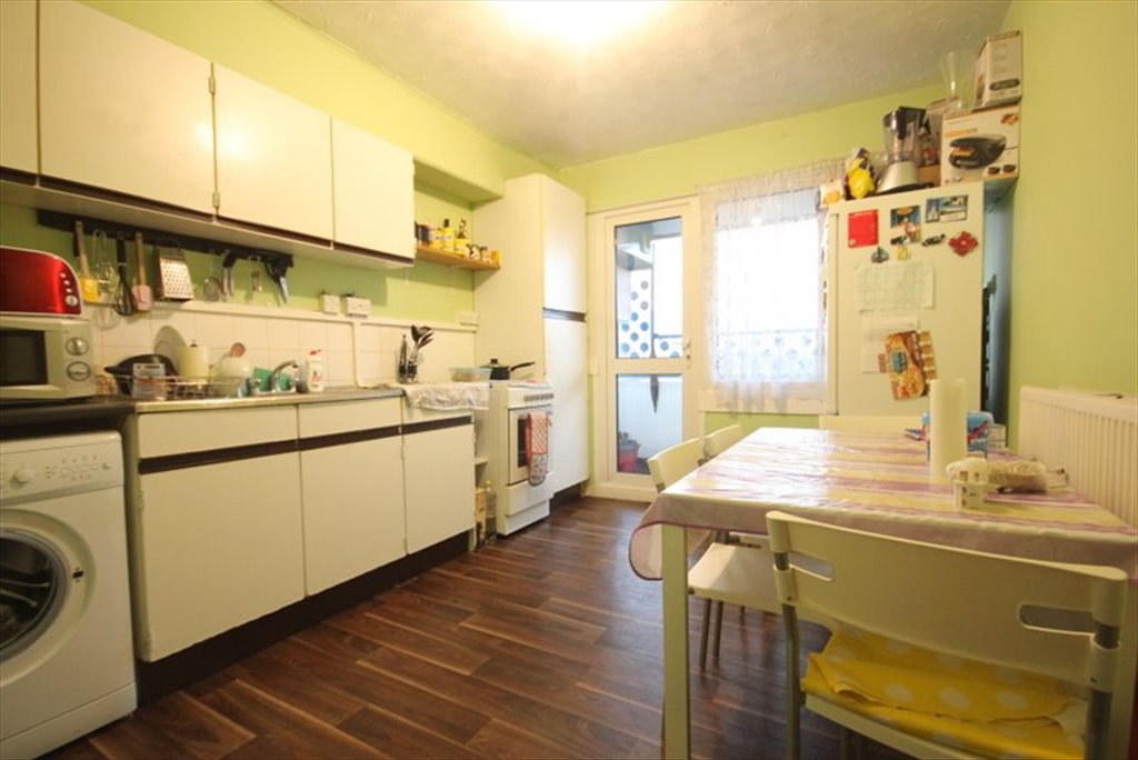 room to rent in lower road london centralish london flat very