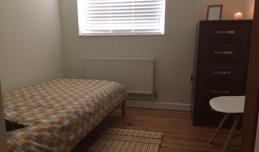 Room To Rent In Innes Gardens London 520 Cosy Room In Putney Heath All Bills Included Cleaner Once A Week 520