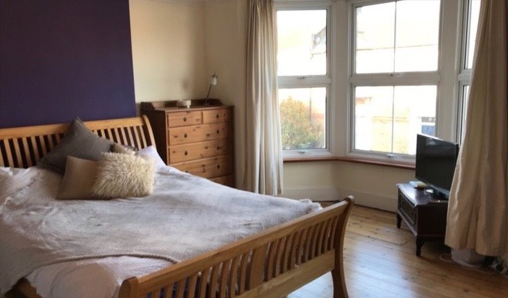 Room To In Aspinall Road London Massive King Size Bedroom Massive King Size Bedroom Short Term