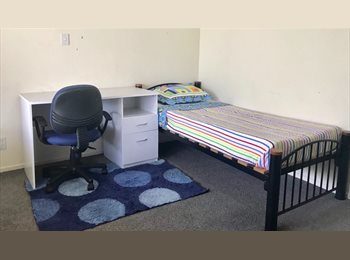  NZ - Private furnished room + bus stop, Hamilton - $200 pw