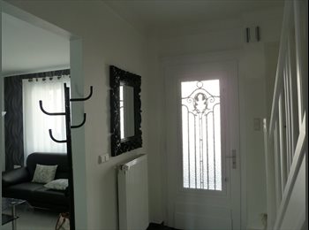 Appartager LU - Chambre lumineuse, propre, calme et idéalement placée dans une maison de Maître, Luxembourg Ville - 750 € / Mois