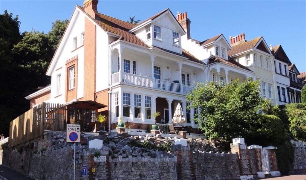 Room to rent in Road, Torquay A ROOM IN A FULLY