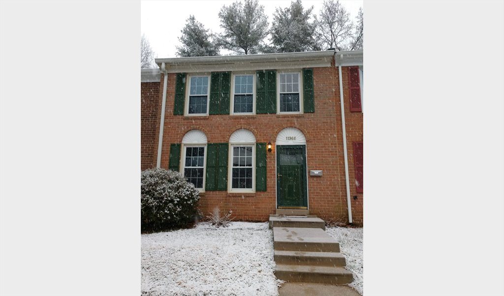 Room for rent in Heathcote Court, Reston Room for Rent in Reston