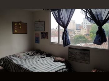 CompartoApto CO - Renta de habitación amplia en Candelaria centro, Bogotá - COP$550.000 por mes