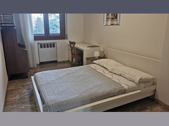 Roomgo IT - Per studente/ssa ampia singola in zona universitaria, Bologna - € 470 al mese