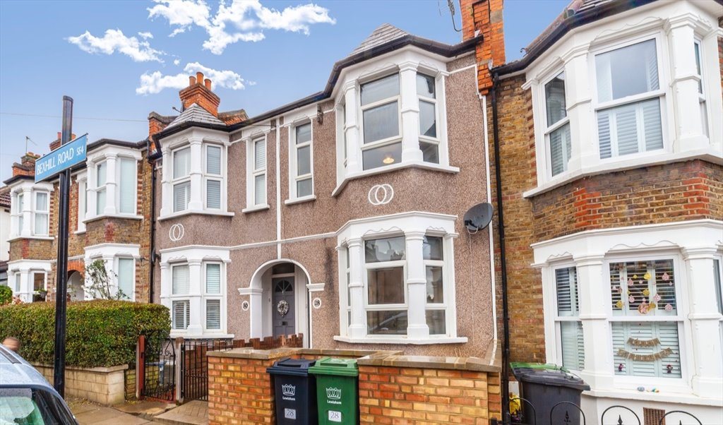 Room to rent in Bexhill Road, London Ensuite Rooms Available