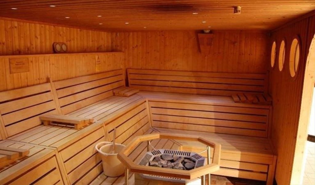 Room to rent in High Street, Leytonstone FREE GYM SAUNA STEAM ROOM