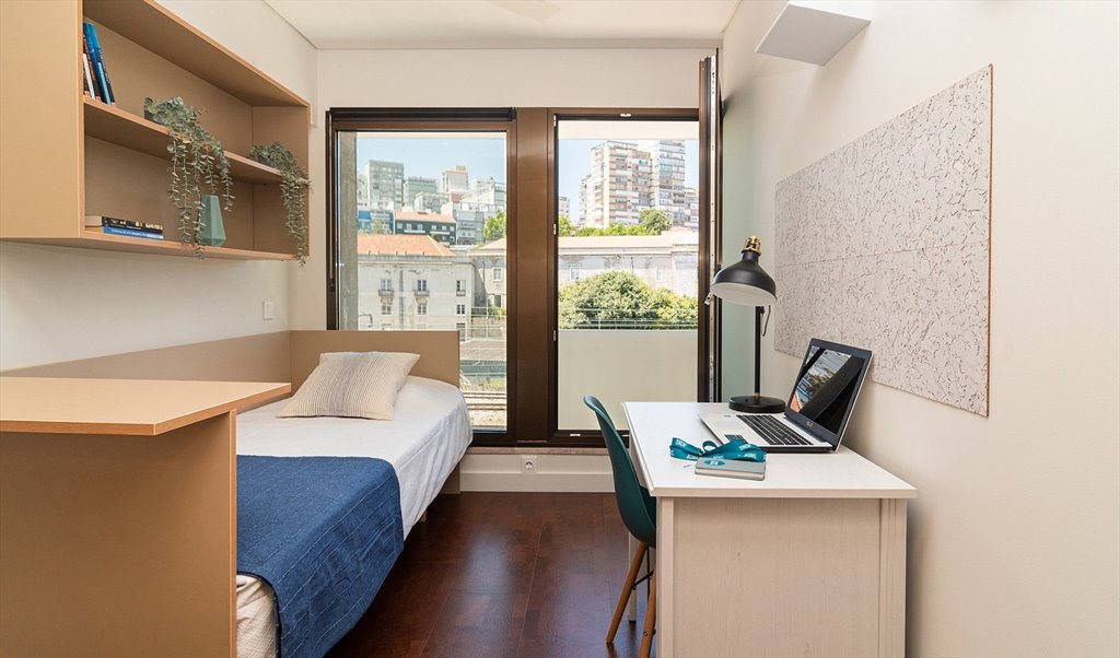 Alugo Quarto em Avenida Infante Dom Henrique, Lisboa Studio Standard