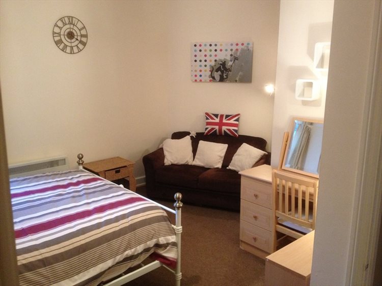Room to rent in Portswood Road, Southampton 1 large double bedsits