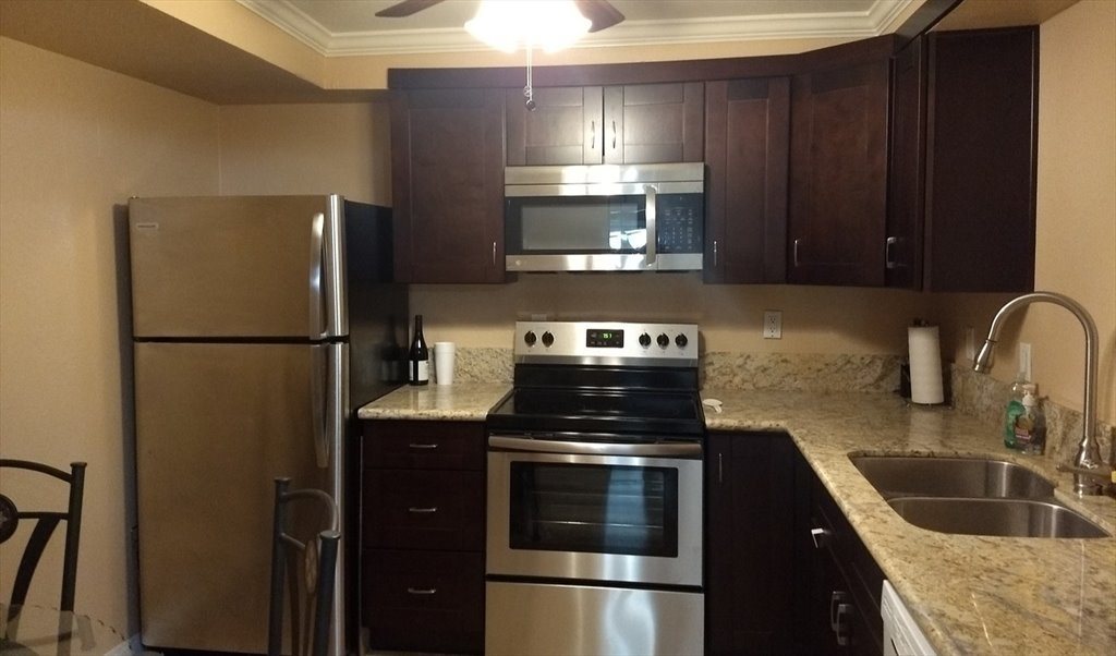 Room For Rent In South University Center Drive Las Vegas Furnished Private Bedroom Bath By Unlv Strip Female Only 5th Floor
