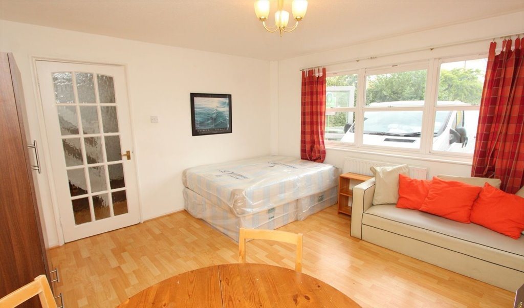Room to rent in Greenwich South Street, Greenwich AMAZING DOUBLE ROOM
