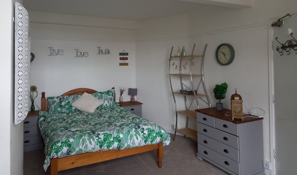 Room to rent in Witts Hill, Southampton Lovely fully furnished Double