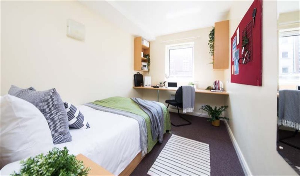 Room to rent in Eldon St, Devonshire Quarter Westhill Hall Student