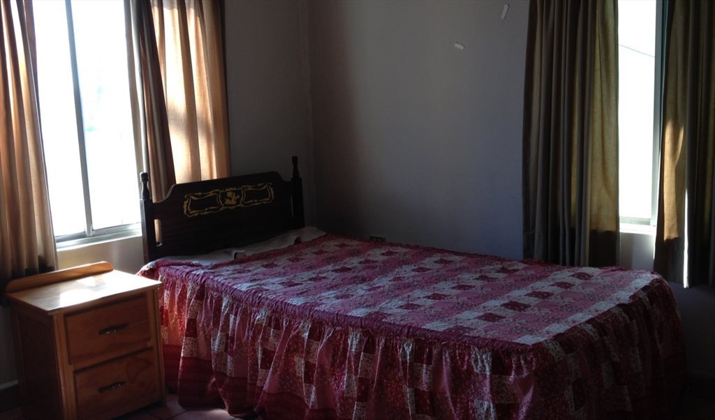 Rento cuarto jóvenes estudiantes varones cerca UANL - Fray Bartolomé de