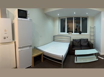 Roomgo UK - Lowest price guaranteed. Most bills included +Wifi, Salford - £900 pcm