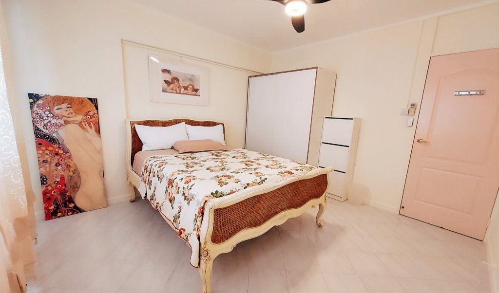 Room for rent in Teban Gardens Rd, Jurong East Waterfront Aircon