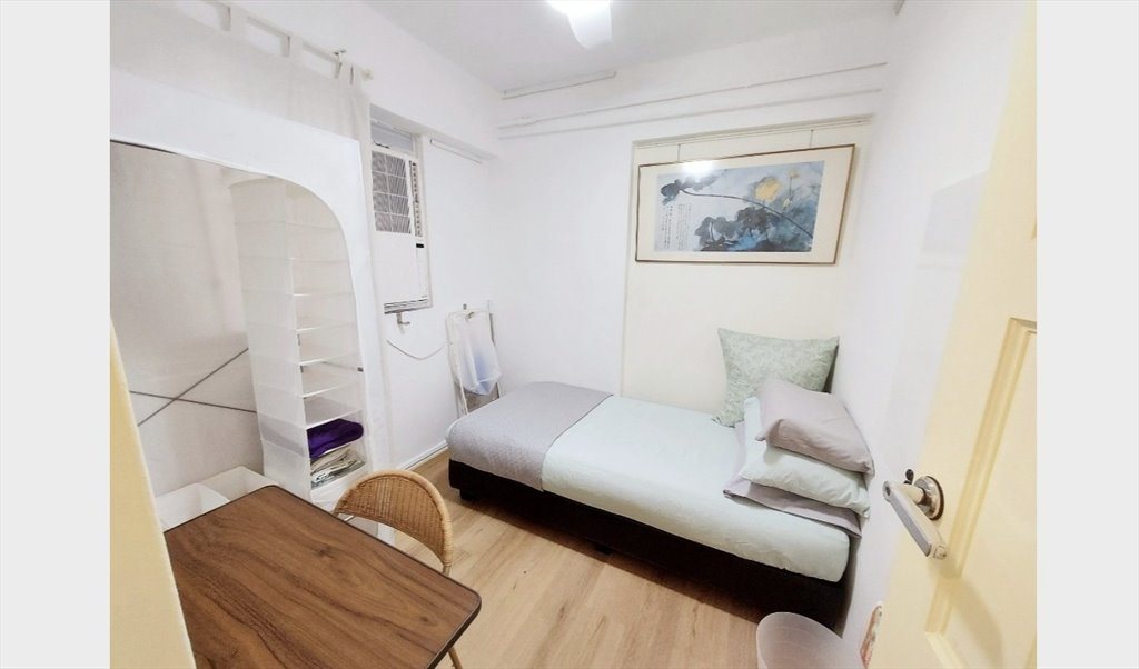 Room for rent in Teban Gardens Rd, Jurong East Waterfront