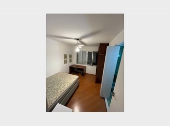 Roomgo BR - Suíte para Aluguel em apartamento de 3 quartos na Vila Olímpia, Moema - R$ 2.400 Por mês