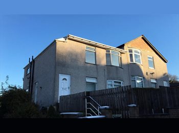 Roomgo UK - Charming 3-Bed Cottage Flat in Prime Location, King's Park - £785 pcm