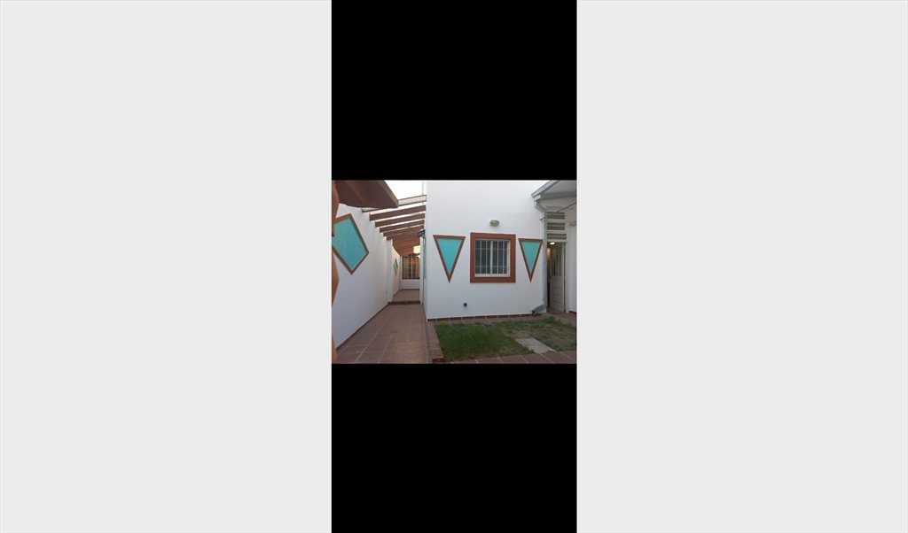 Descripción de nuestra casa - Avenida Colón, Centro | Roomgo - Image 3