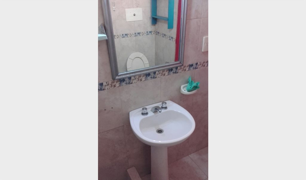 ALQUILO HABITACION CON BAÑO PRIVADO EN LINDA CASA BARRIO DE SAN CRISTOBAL - Cochabamba, Comuna 3 | Roomgo - Image 8