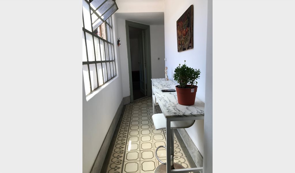 Cuarto de 20 m2 , Tranquilo en Edificio luminoso - Viamonte, Comuna 1 | Roomgo - Image 5