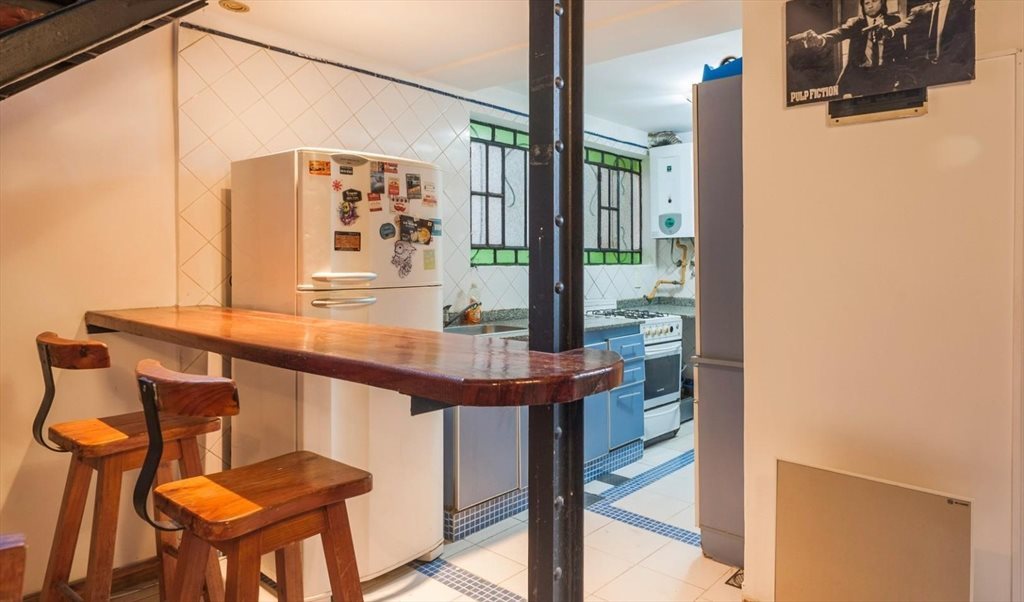 Universidad de Palermo / Zona Facultad de medicina  :  Habitacion Privada en una Casa Restaur - San Luis, Comuna 3 | Roomgo - Image 4