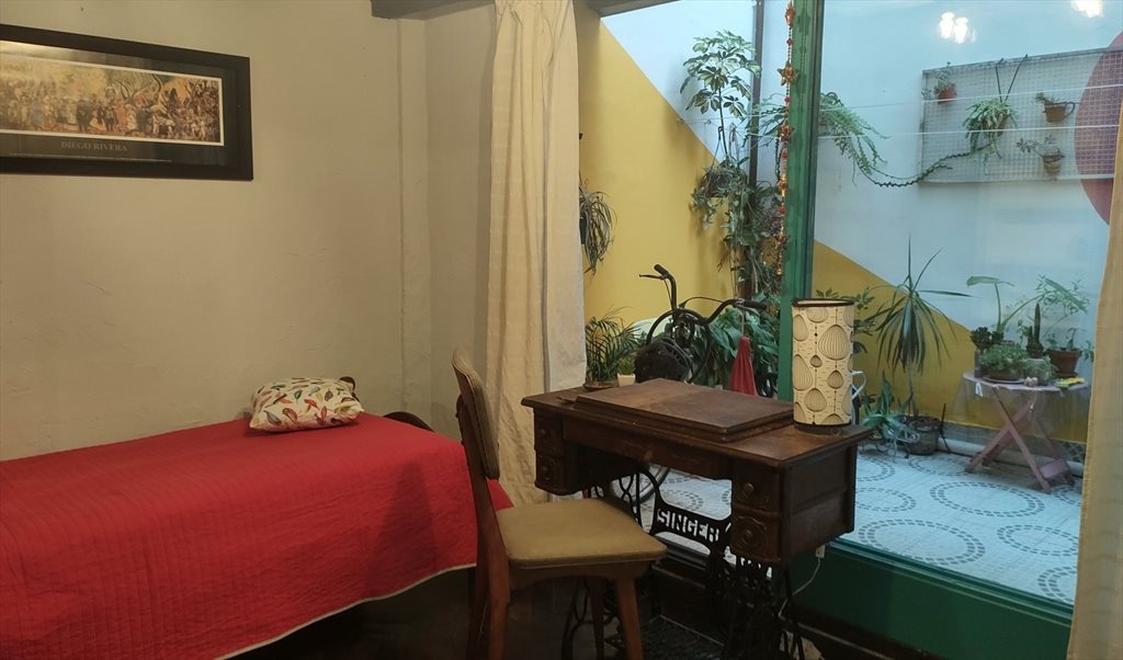 Habitación individual - Casa tranquila y alegre - Teniente General Juan Domingo Perón, Comuna 3 | Roomgo - Image 4