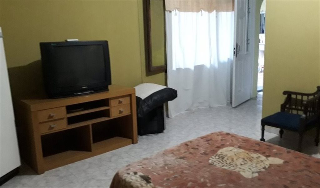 Habitación con baño privado y cocina - Doctor José Ingenieros, Vicente López | Roomgo - Image 2