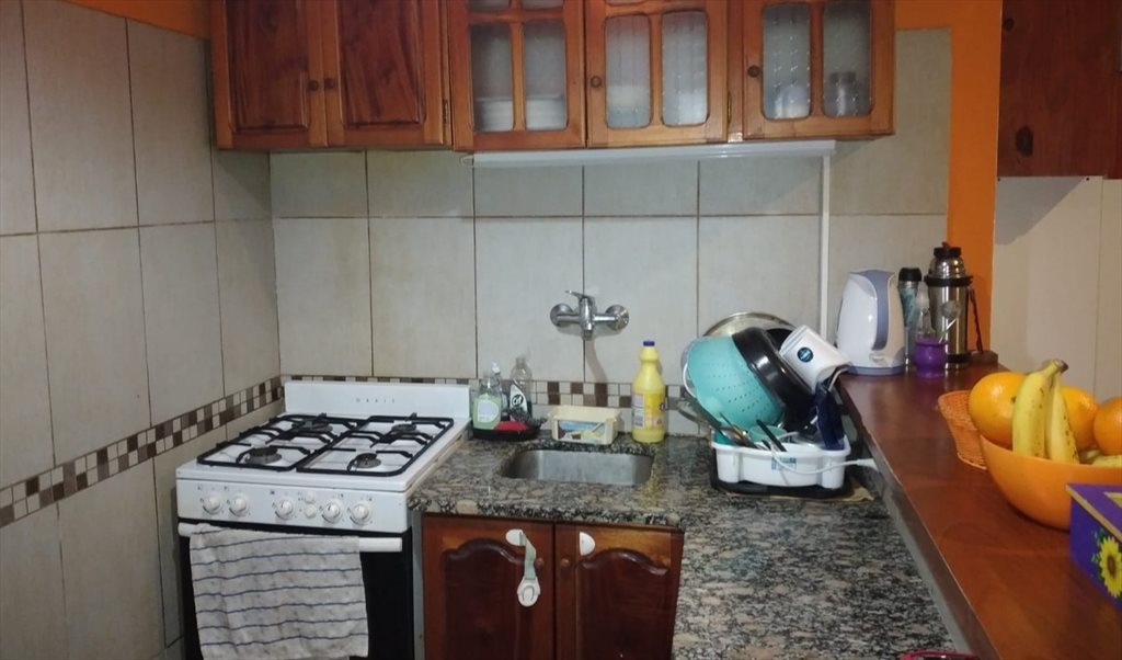 Habitaciones equipadas en casa muy linda y tranquila. Excelente ubicación. - Calle 3, La Plata | Roomgo - Image 3