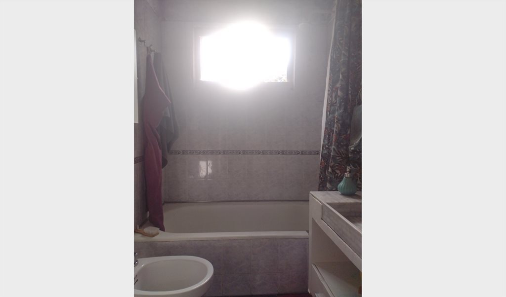 Disponible Ocrubre! Habitación exclusiva para mujeres alimentación vegetarianas - Planes, Comuna 6 | Roomgo - Image 3