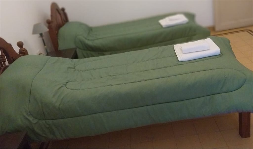 Habitación amplia con baño privado. - Paso de los Andes, Córdoba | Roomgo - Image 6