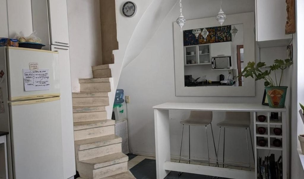 Hab. muy luminosa en casa tranquila en Palermo para mujer - Julián Álvarez, Comuna 15 | Roomgo - Image 6