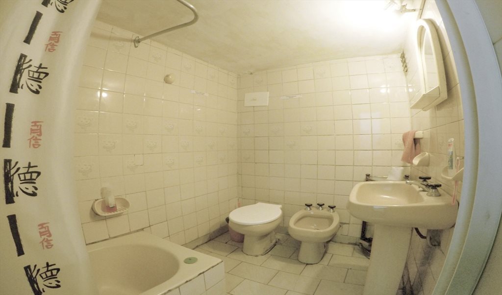 Habitacion amplia y luminosa con balcon para estudiantes en San Telmo!!! - Avenida Independencia, Comuna 1 | Roomgo - Image 6