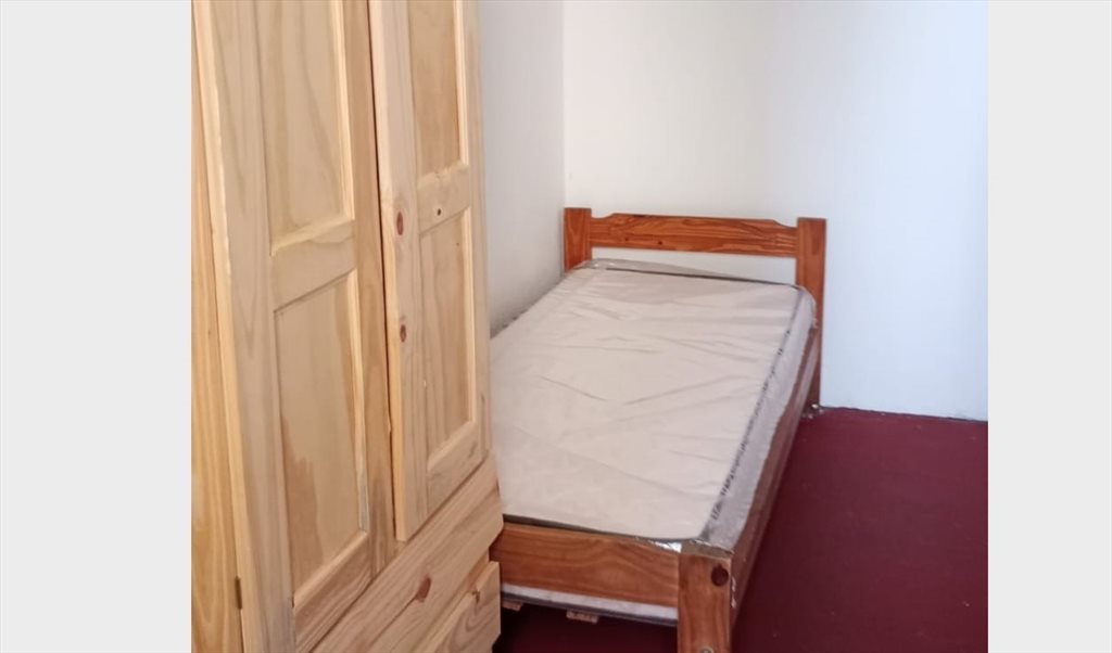 Habitación disponible (hotel /pensión) - Sarmiento, Comuna 1 | Roomgo - Image 3