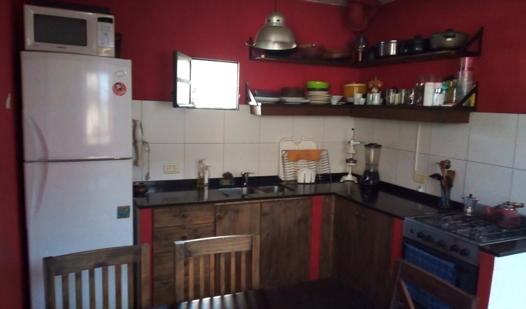 Habitacion grande y luminosa - Hernandarias, Comuna 4 | Roomgo - Image 6