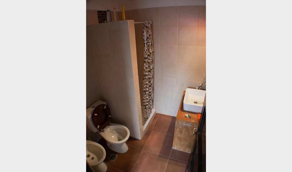 Habitacion grande y luminosa - Hernandarias, Comuna 4 | Roomgo - Image 7
