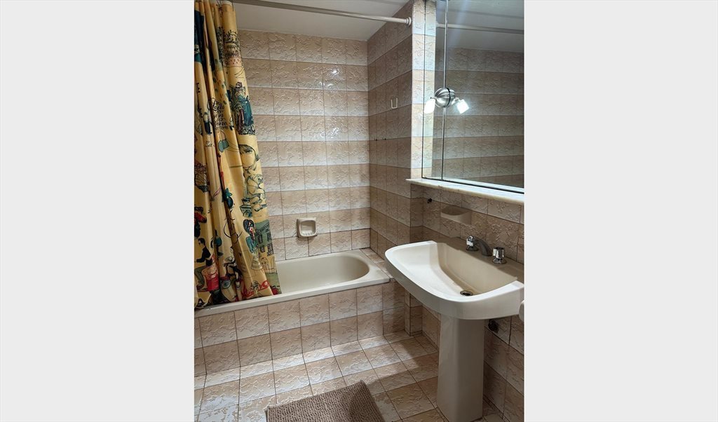 Habitación para estudiantes (Chicos) - Avenida Vélez Sarsfield, Córdoba | Roomgo - Image 4