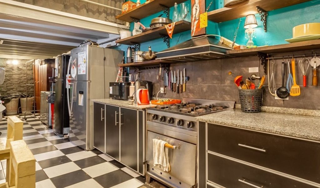 hermosa habitacion con amplia ventana y workstation - Perú, Comuna 1 | Roomgo - Image 5