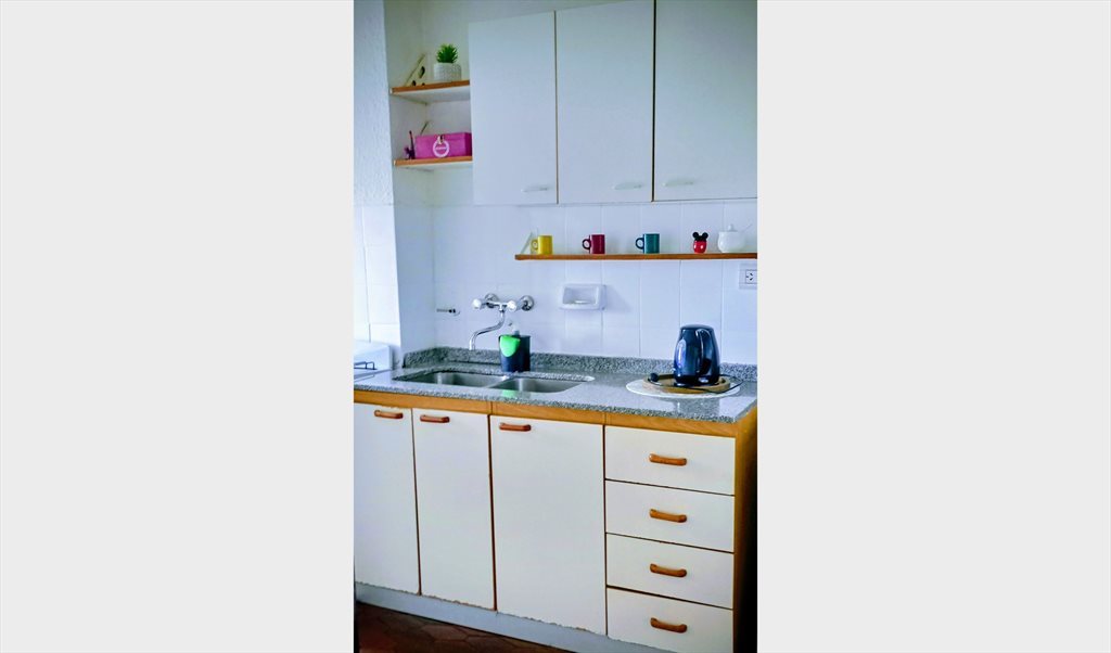 Habitación disponible en departamento - Avenida Manuel Augusto Montes de Oca, Comuna 4 | Roomgo - Image 6