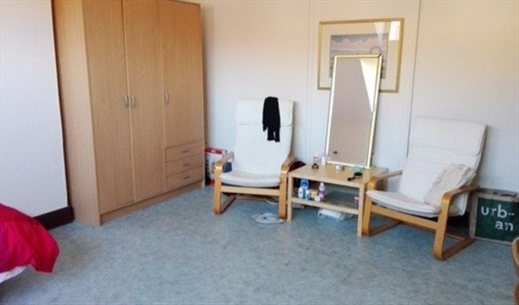 Colocation à Rue Vanderschrick, Porte de Hal - Chambre d'étudiante/jeune active dans la maison de maître | Appartager - Image 2