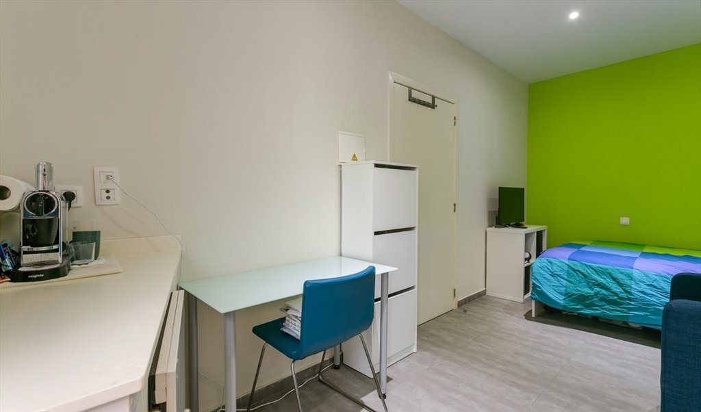 Colocation à Rue Marie-Henriette, Flagey-Malibran - 21m2 room, private bathroom. International Coloc | Appartager - Image 2