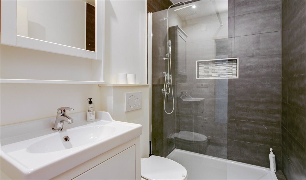 Colocation à Rue Marie-Henriette, Flagey-Malibran - 21m2 room, private bathroom. International Coloc | Appartager - Image 4